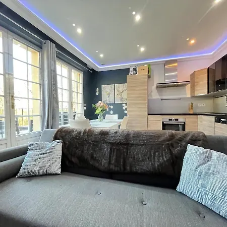 Jerickais - Charming Cozy With 1 Bright And Private Free Parking *